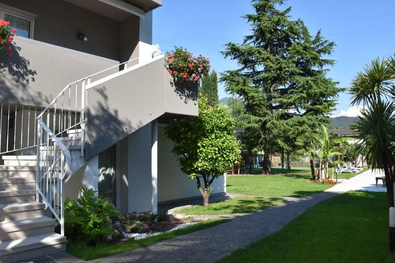 Villa Dina Riva del Garda Exterior foto